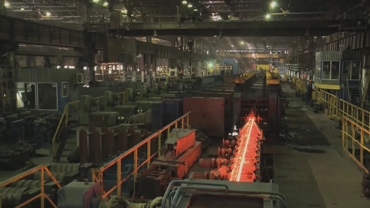 Павлодарда кран жүргізушісі 15 метр биіктен құлап, жарақат алды