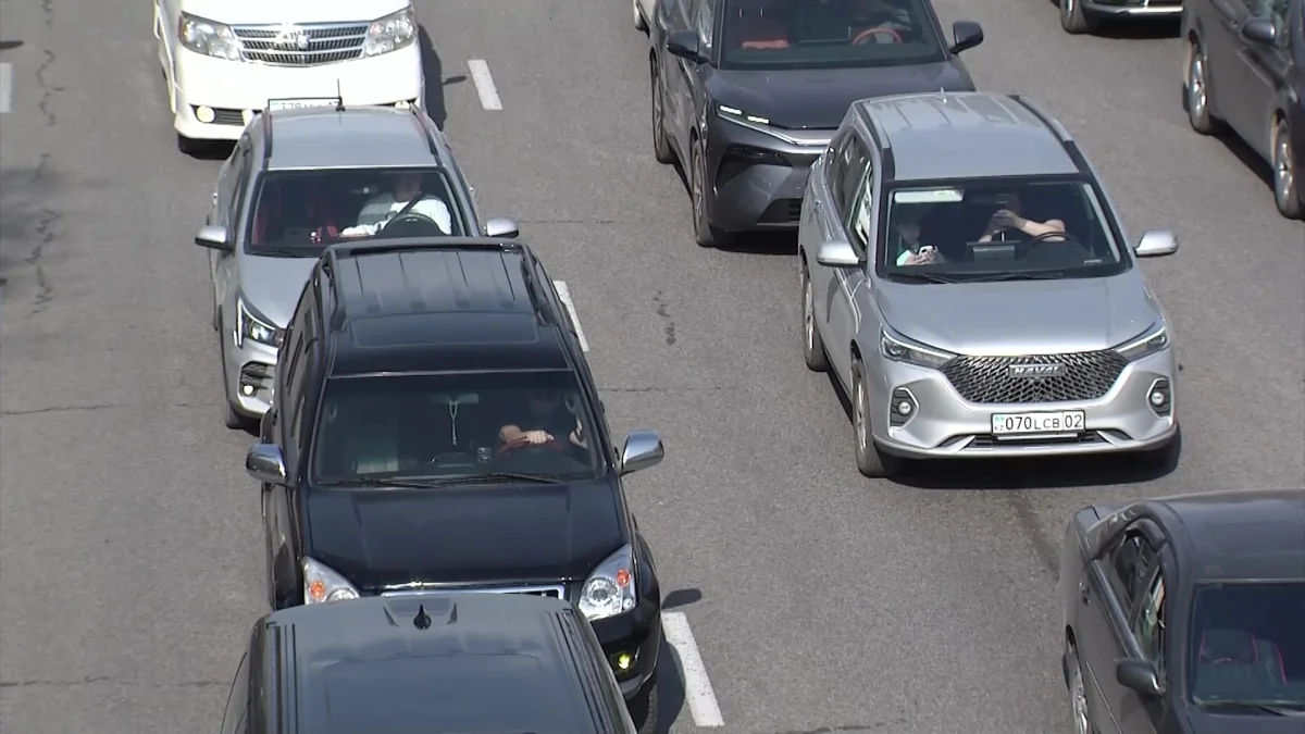 Камерадағы ақау: Алматы тұрғынына бөтен көлік үшін айыппұл салынды