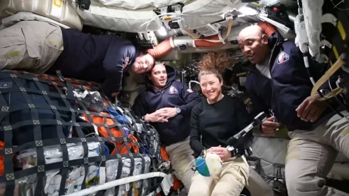 «Артемида-2»: «Орион» уходит с орбиты Земли и отправляется к Луне