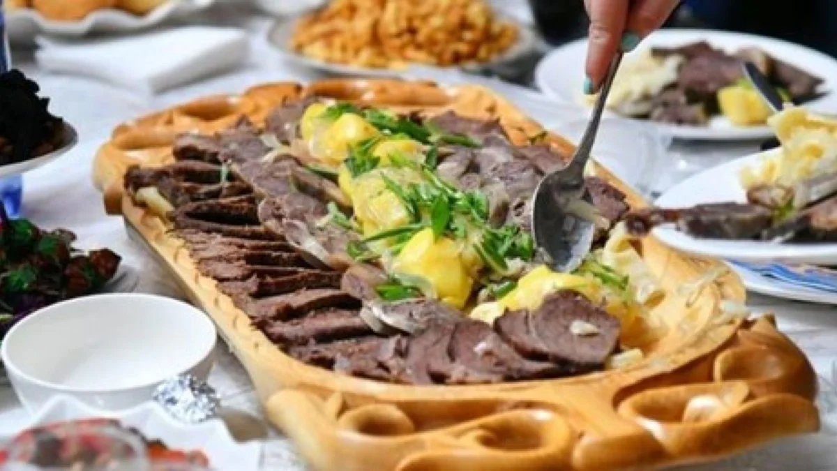 В школах Астаны ввели новое меню: ученикам будут подавать бешбармак