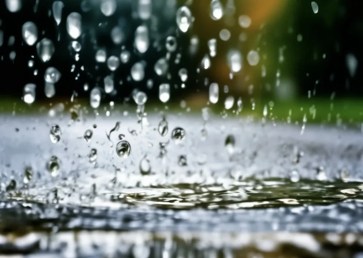 В Алматы гроза, в Шымкенте ветер: погода в понедельник, 6 апреля