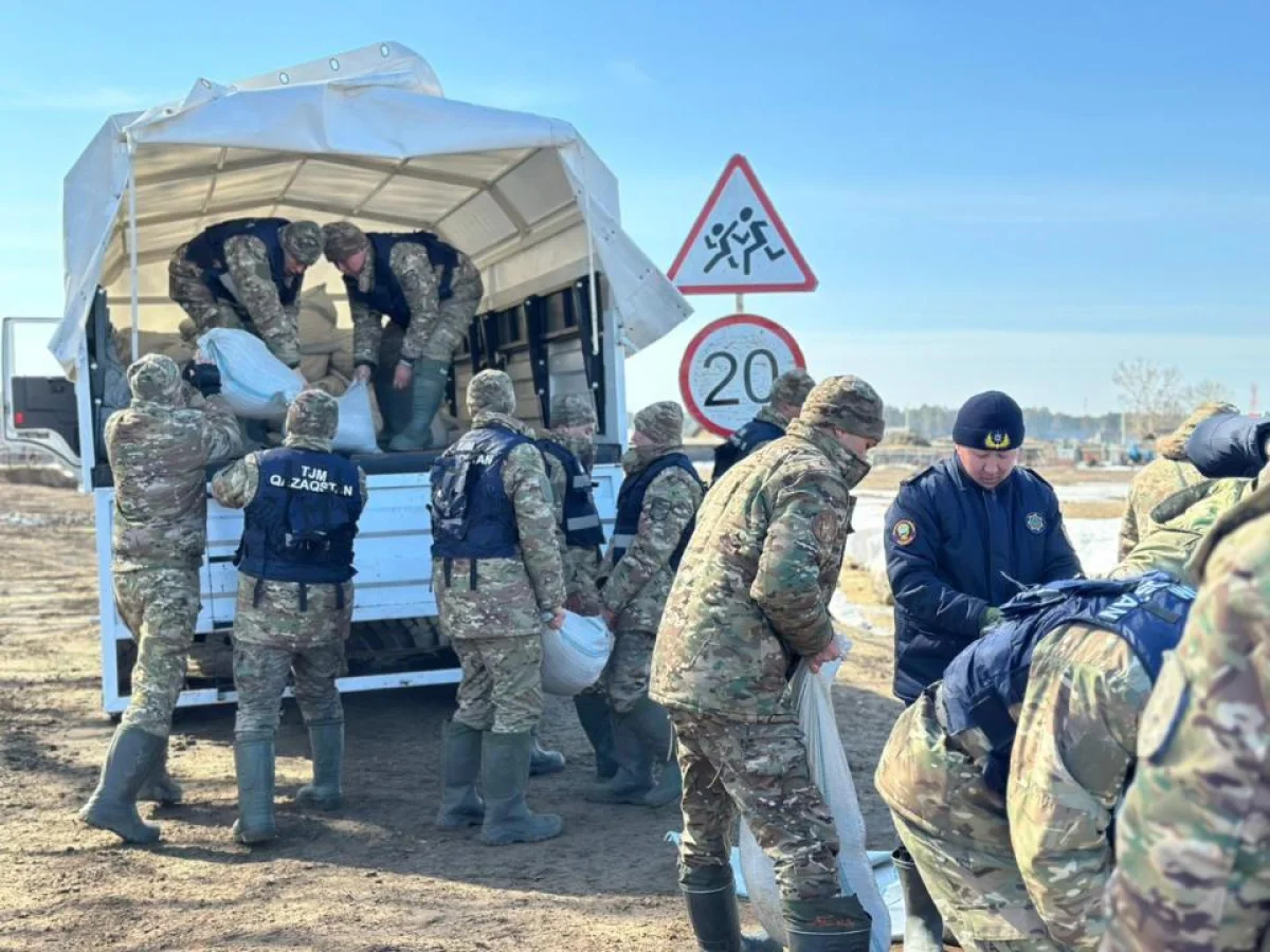 ТЖМ әскери бөлімдері су тасқынынан қорғауда