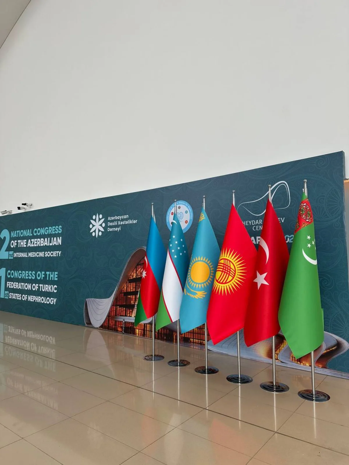 ҚАЗАҚСТАН БАКУ ҚАЛАСЫНДА ӨТІП ЖАТҚАН ТҮРКІ ТІЛДЕС ЕЛДЕР НЕФРОЛОГТАРЫНЫҢ I КОНГРЕСІНЕ ҚАТЫСУДА