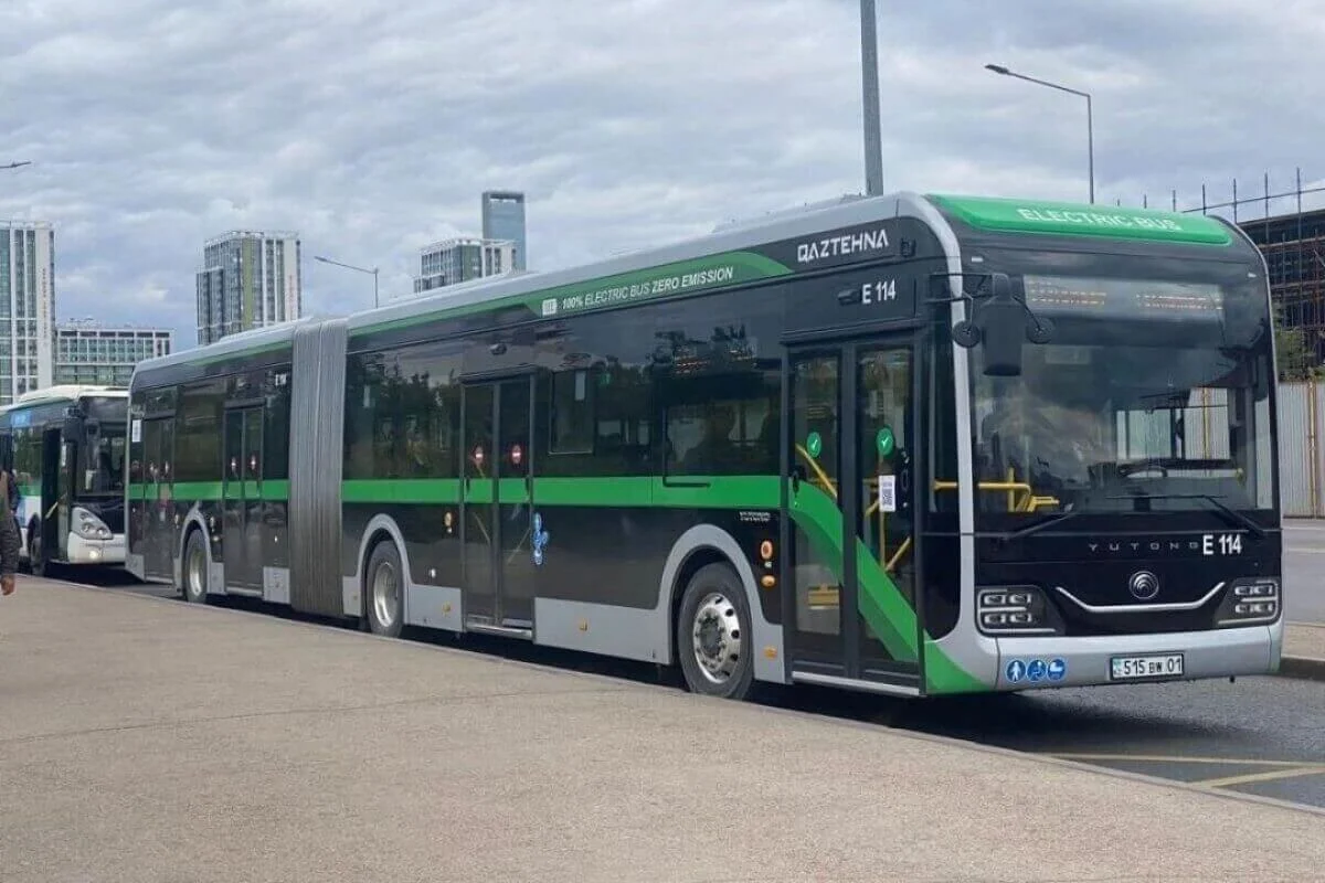 В Астане сразу 14 автобусных маршрутов изменили движение из-за закрытия остановки