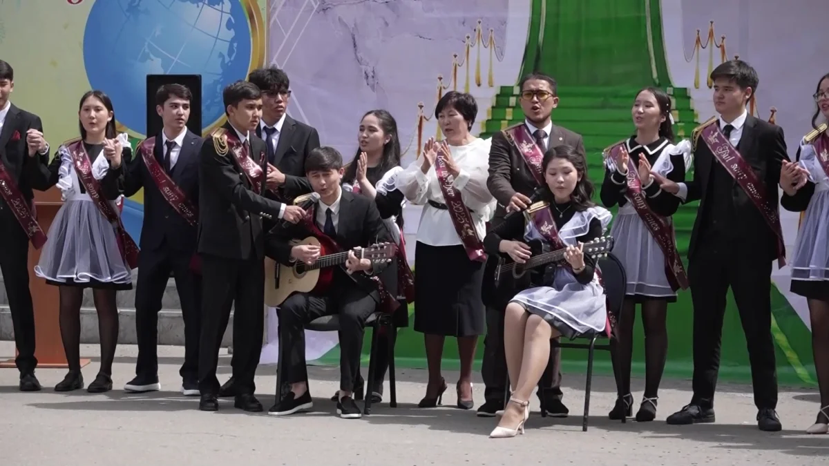 Қазақстанда бітіру кешіне ақша жинауға тыйым салынады