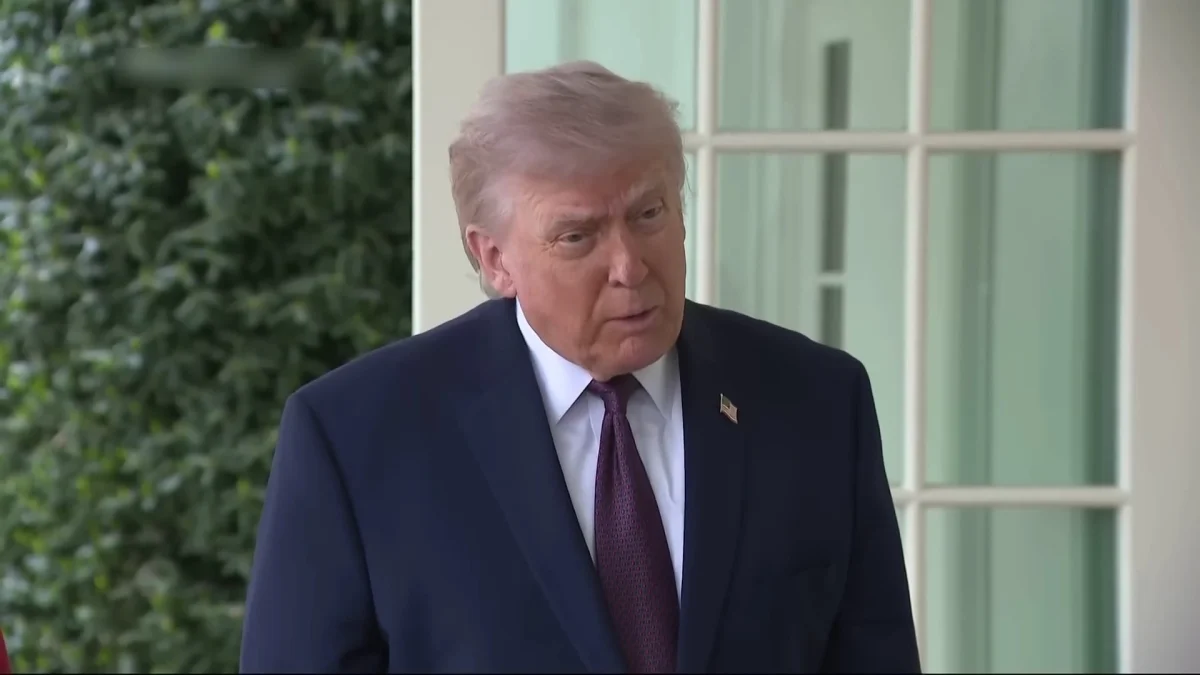 Трамп Ормуз бұғазын бұғаттады