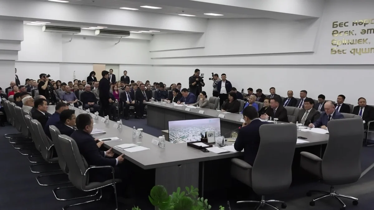 Абай облысында «AMANAT» партиясының «Turgyndar Amanaty» жобасы аясында форум өтті