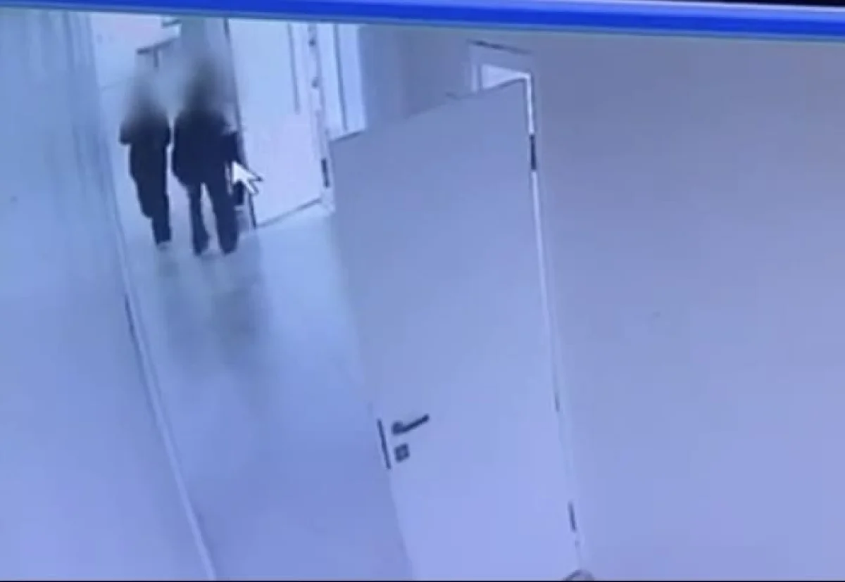 Девушки-подростки распылили газовый баллончик в школе Астаны