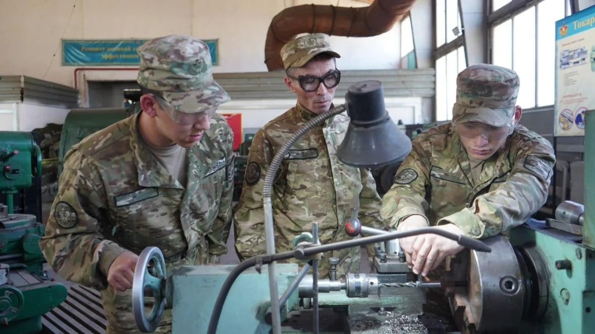 Алматыда Қарулы күштердің жөндеу мамандарының алғашқы легі оқуын аяқтады