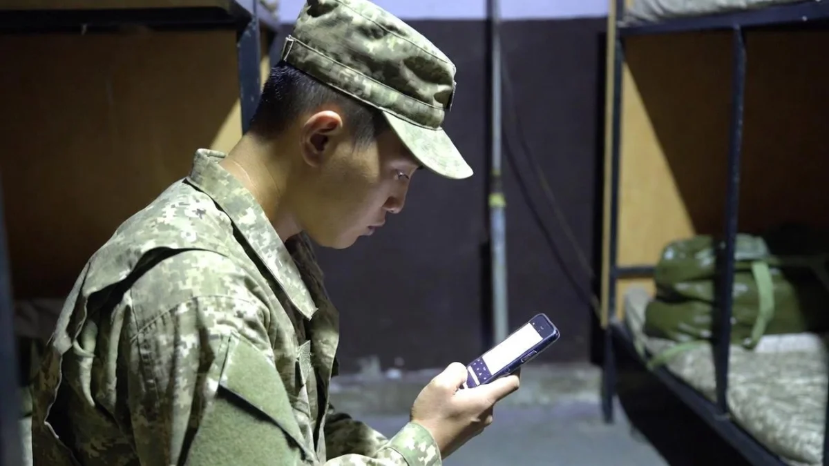 Смартфоны возвращаются в казармы - в армии Казахстана смягчили правила пользования телефонами