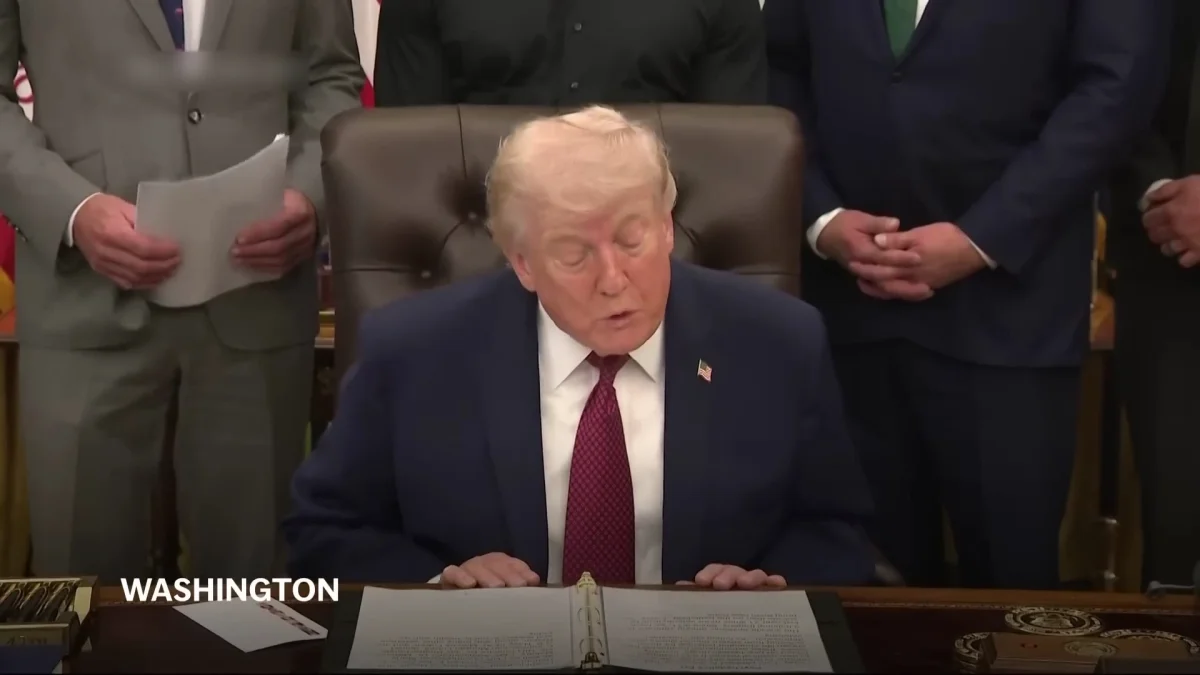 Трамп: «Иранның алаяқ билігімен өз тілінде сөйлестік»