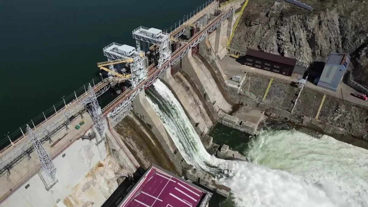 Свыше 1 250 кубометров воды в секунду сбрасывают с Усть-Каменогорской ГЭС