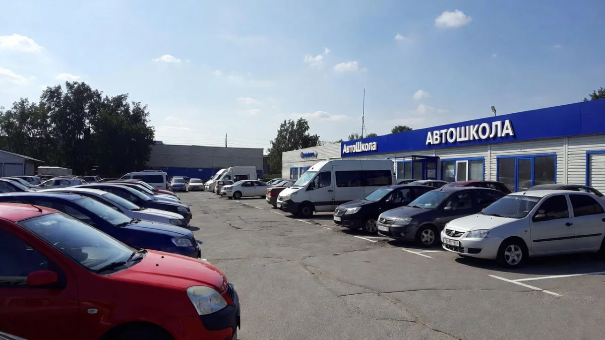 В Казахстане приостановили работу 701 учебной группы автошкол