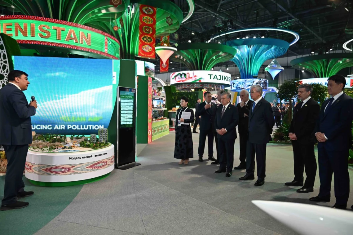 Главы государств посетили выставку «зелёных» технологий на саммите в Астане
