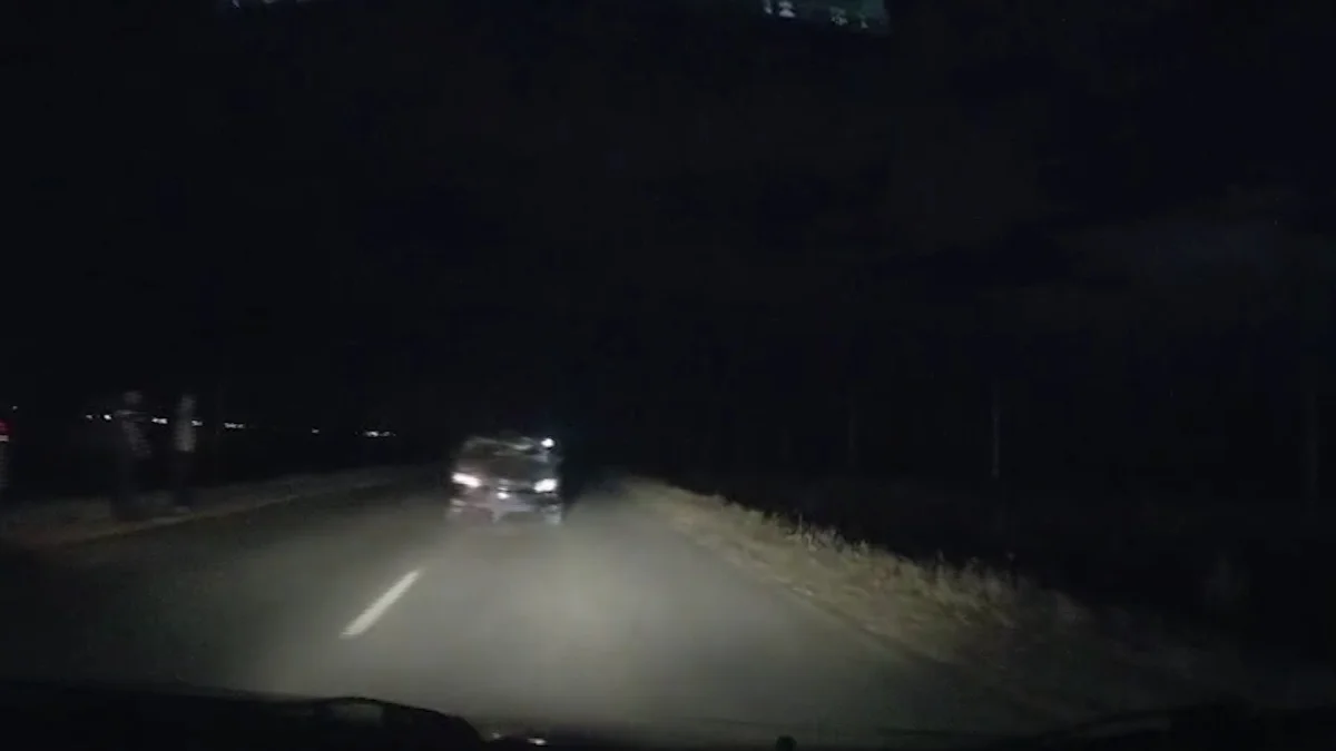 Жители окраины Актобе несколько лет просят установить освещение вдоль трассы