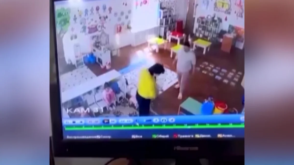 Била по голове и хватала за руки: после жалоб родителей сотрудниц детского сада в Актюбинской области отстранили от работы