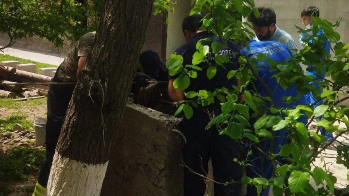 ЧП в Шымкенте - ребёнка спасли из 24-метрового колодца