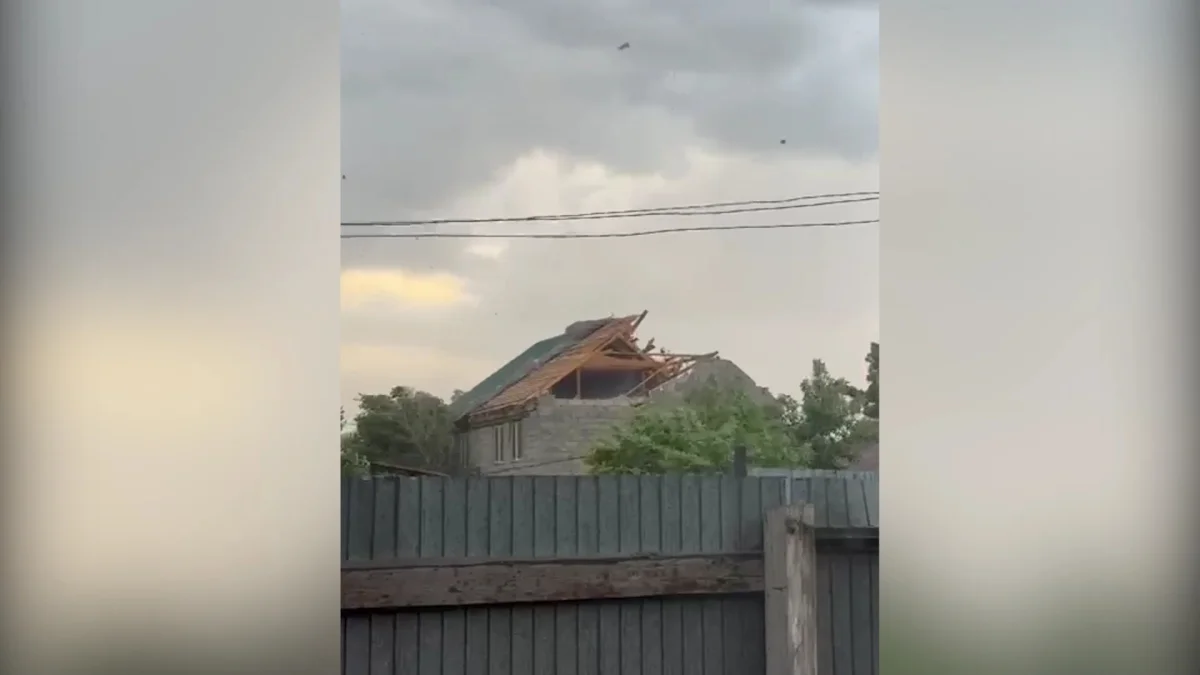 Павлодарда дүлей дауылдан 2 адам жарақат алды