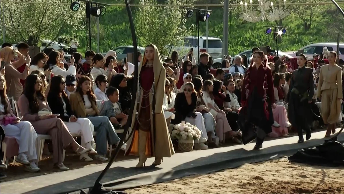 Алматы ұлттық киім үлгілерінің жаңа топтамасы таныстырылды