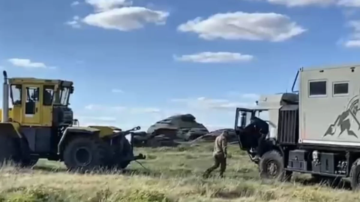 Автодом с туристами из Нидерландов застрял в Баянауле