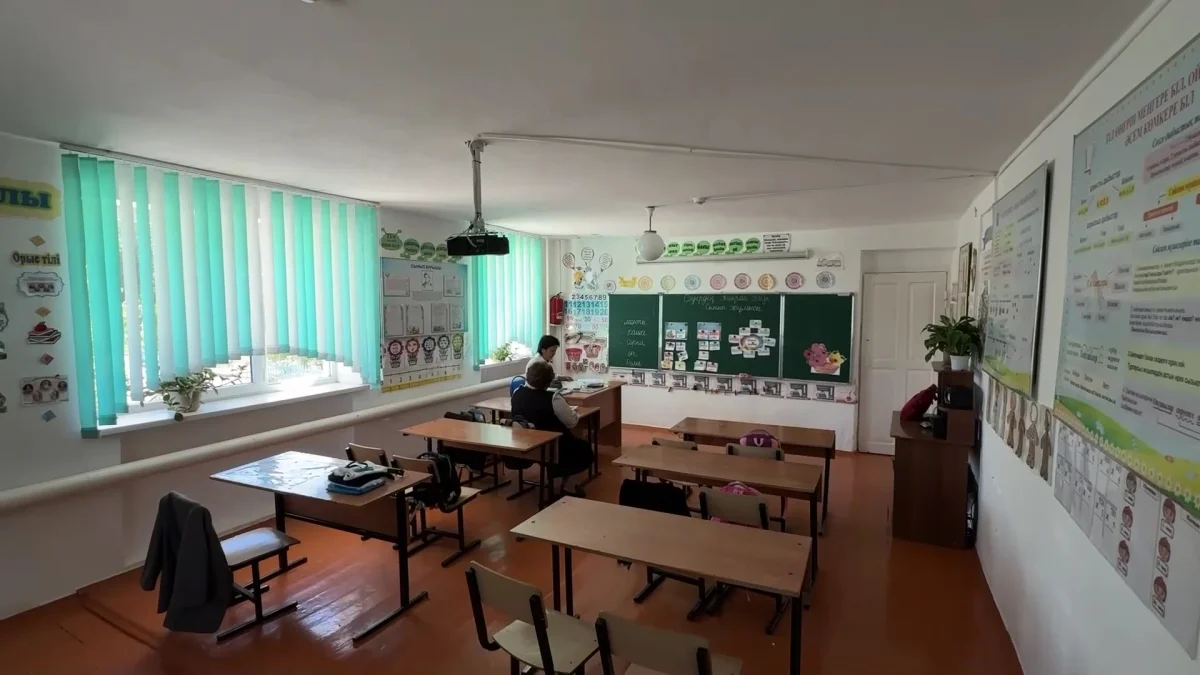 Жамбылда жұрт апатты деп танылған мектепке балаларын жіберуге қорқады