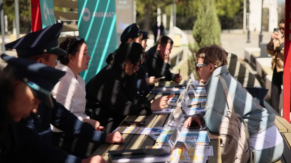 Өскеменде «AMANAT» партиясының «Құқықтық көмек» жобасы аясында жүздеген тұрғынға тегін құқықтық кеңес берілді