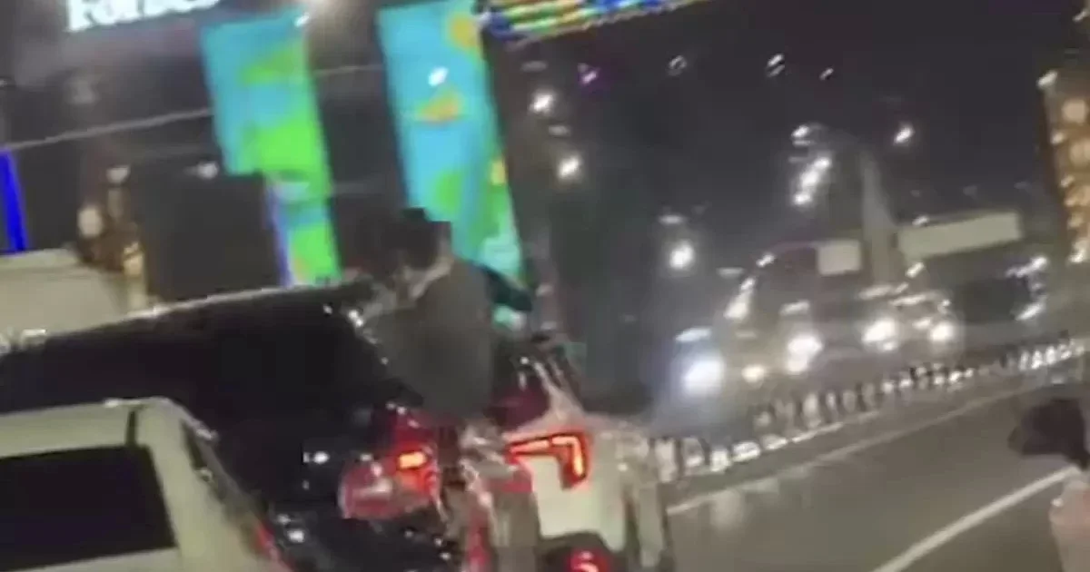 Әл-Фараби даңғылында жарысқандар көліктерінен айырылды