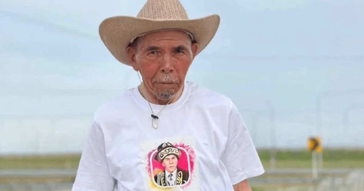 76 жастағы ақсақал 53 күннің ішінде Парижге жаяу жетті