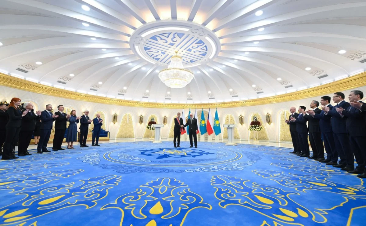 Токаев наградил Бабиша орденом