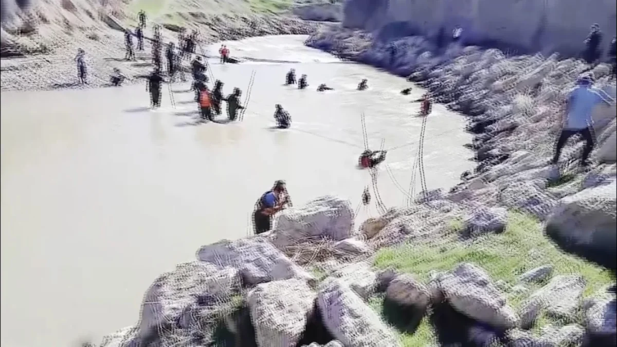 Түркістан облысында Келес өзеніне ағып кеткен баланы іздестіру жұмыстары тоқтатылды