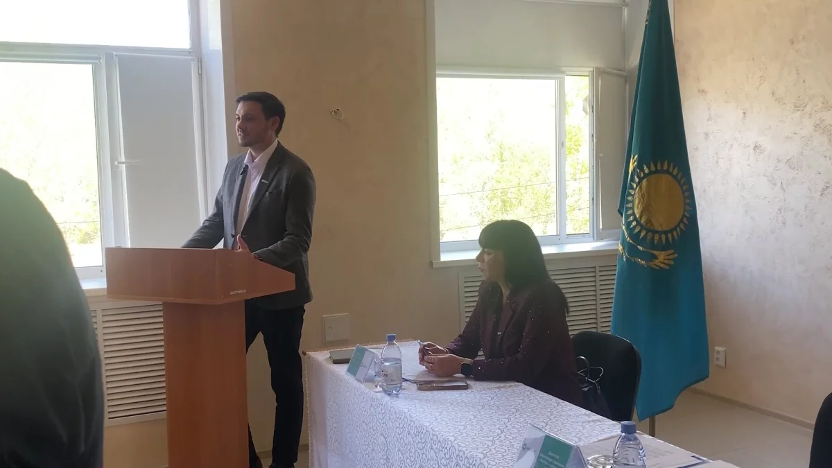 30 жас педагог «AMANAT» партиясына қабылданды