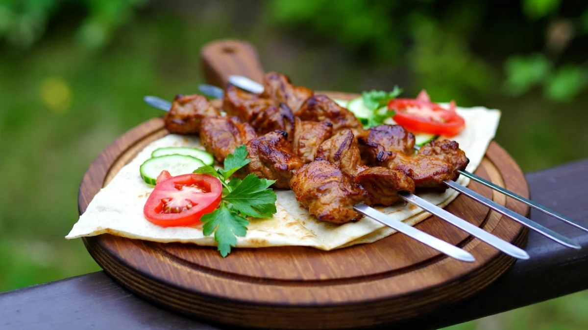 Сколько шашлыка можно съесть без вреда - ответ диетолога