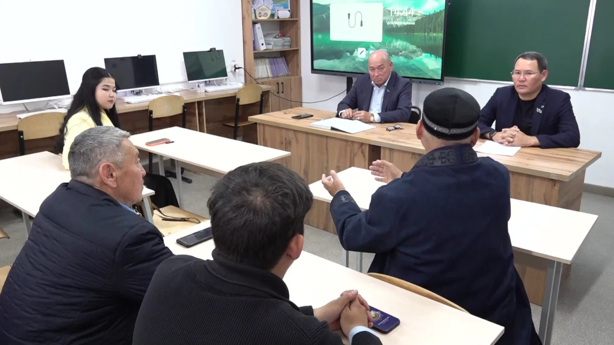 Отчетную встречу провели члены партии «AMANAT» с населением села Батыр в Мангистауской области