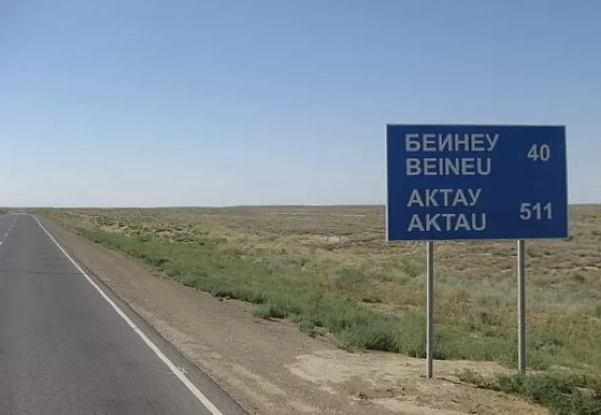 Автодом с туристами из Швейцарии опрокинулся под Актау