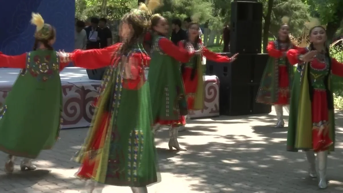В Шымкенте в честь Дня единства народа Казахстана прошёл масштабный этнокультурный фестиваль «Бірлік дастарханы»