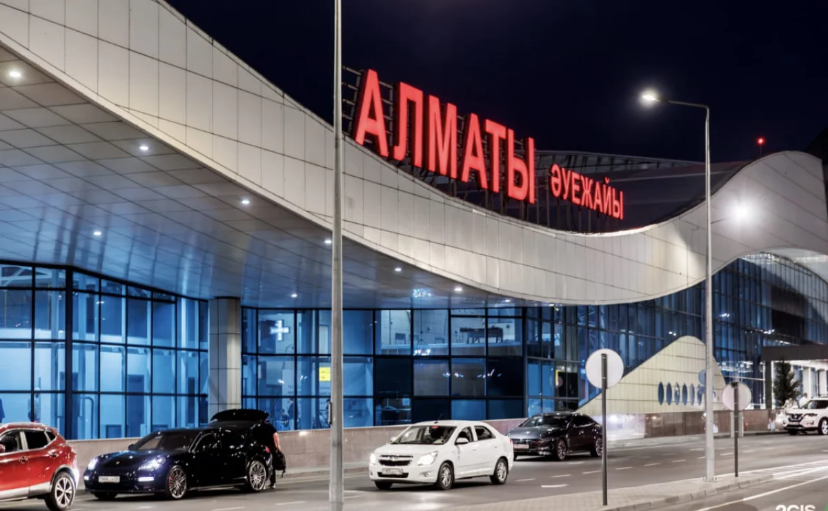 Аэропорт Алматы наказали за подтопленный терминал