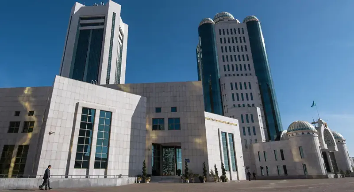 Мәжіліс төрағасы Парламент Палаталарының бірлескен отырысын шақыру туралы Өкімге қол қойды