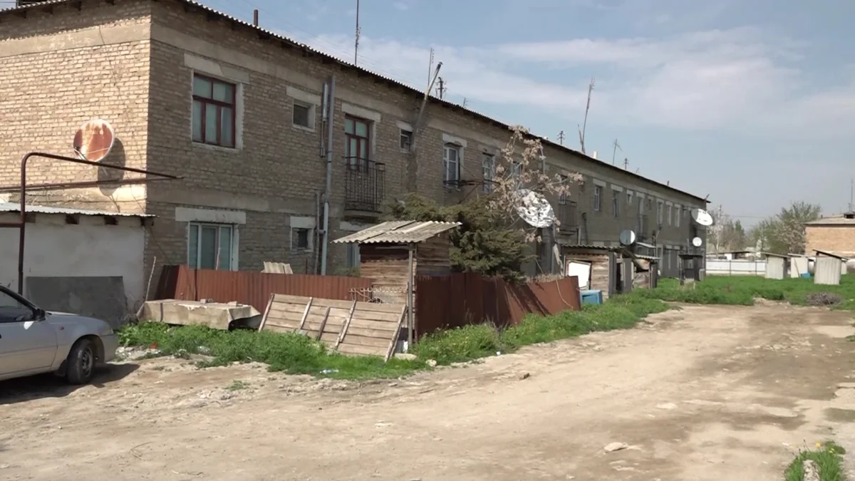 Түркістан облысындағы Жетісай ауданында көпқабатты үй тұрғындары жерасты суынан зардап шегуде