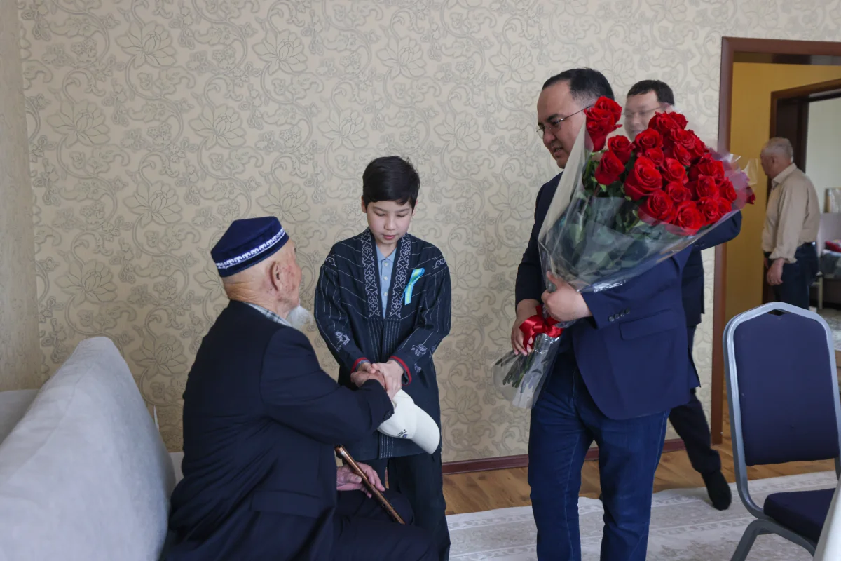 «AMANAT»: Уважение к героям – долг перед страной