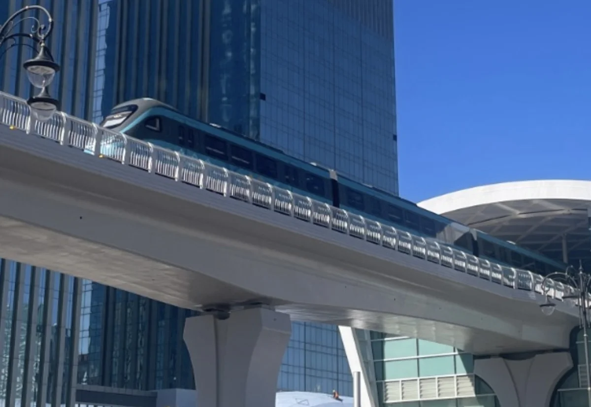 Экстренную остановку LRT прокомментировали в транспортной компании