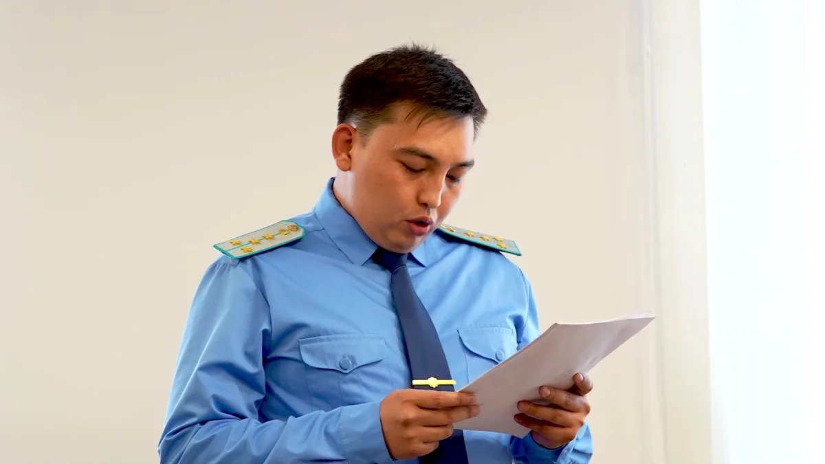 Атырауда бүтін бір отбасының өліміне күдікті Сұлтан Сәрсемәлиевке қатысты сот процесі басталды
