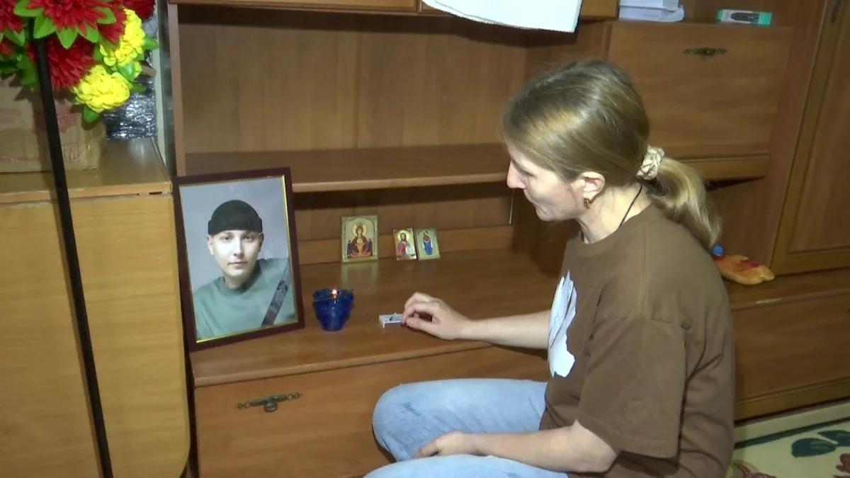 Жительница Актобе требует наказать врачей, не распознавших у её сына саркому