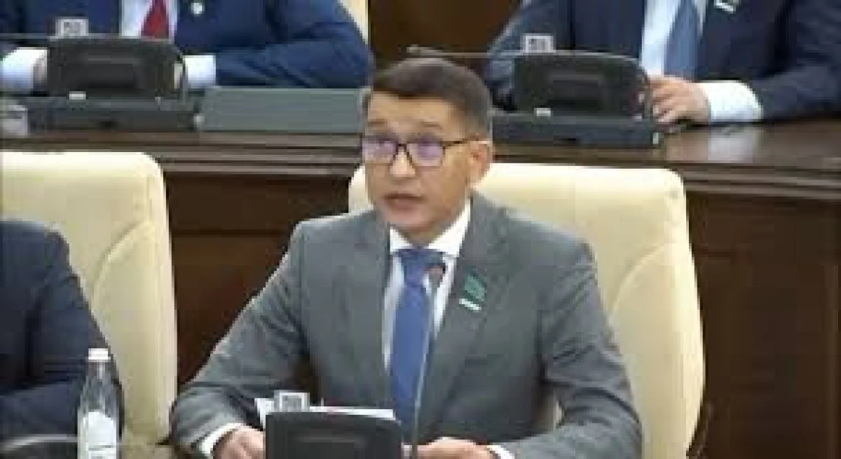 Депутат Адамбеков «Таза Қазақстан» қағидаттарын барлық саяси партиялар бағдарламаларының бір бөлігіне айналдыруды ұсынды
