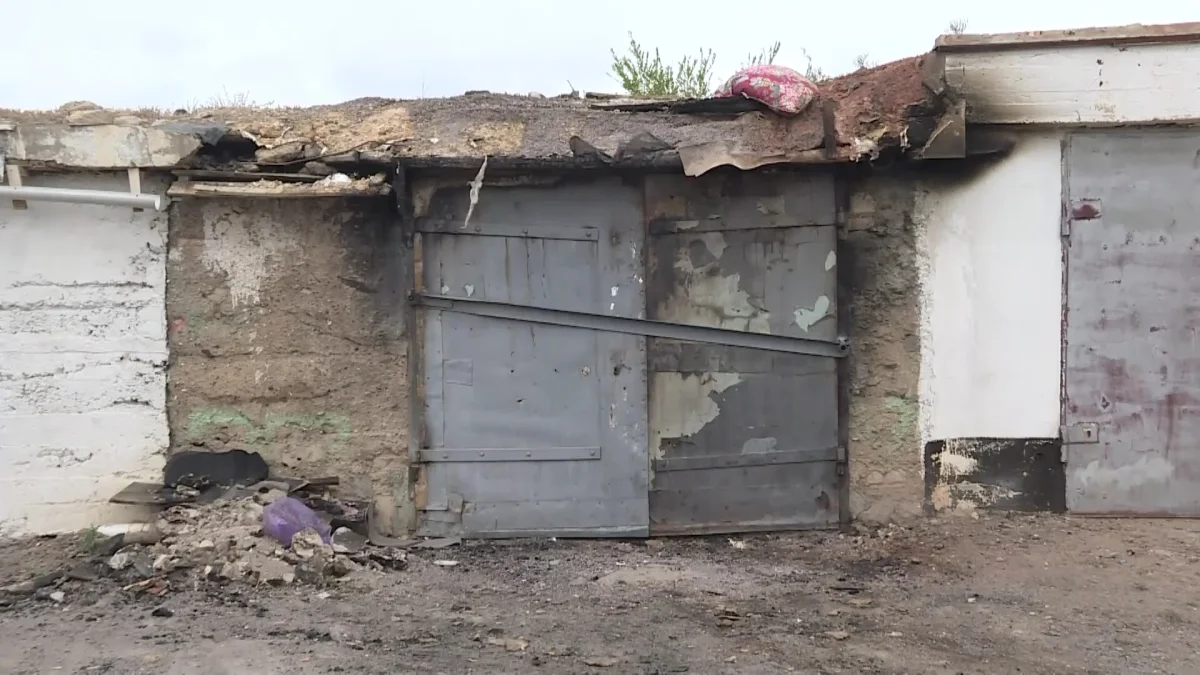 Подросток погиб во время пожара в гараже в городе Шахтинск