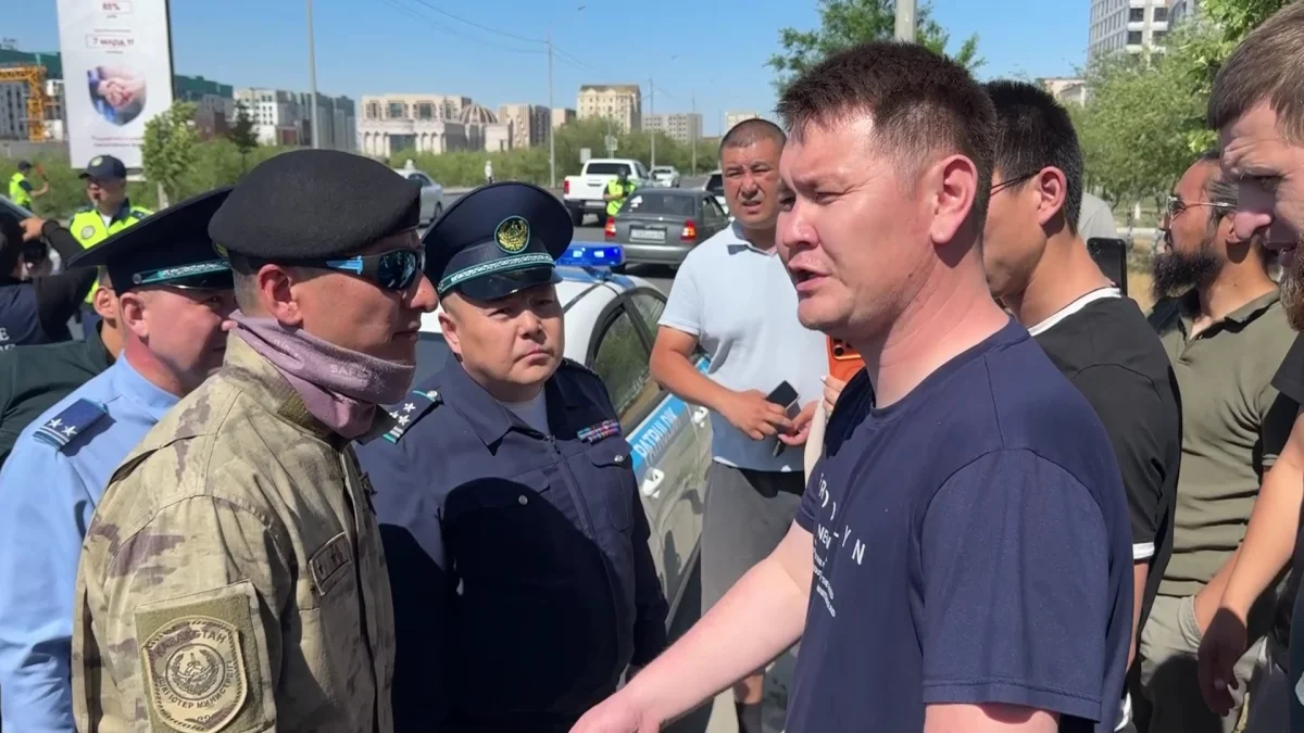 Атырауда шетелдік  нөмірлі көлік жүргізушілері бас көтерді