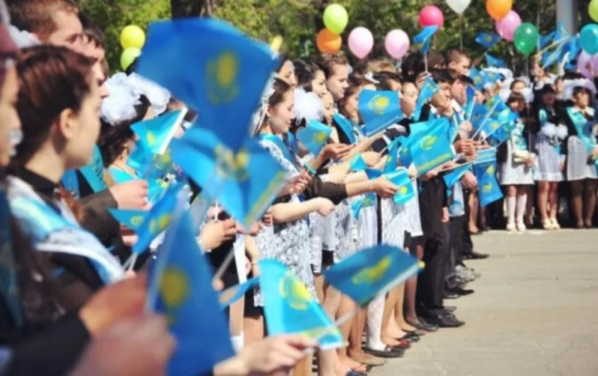 Алматылық түлектер мектеп бітіру кешінен үнемделген қаржыны қайырымдылыққа жұмсады