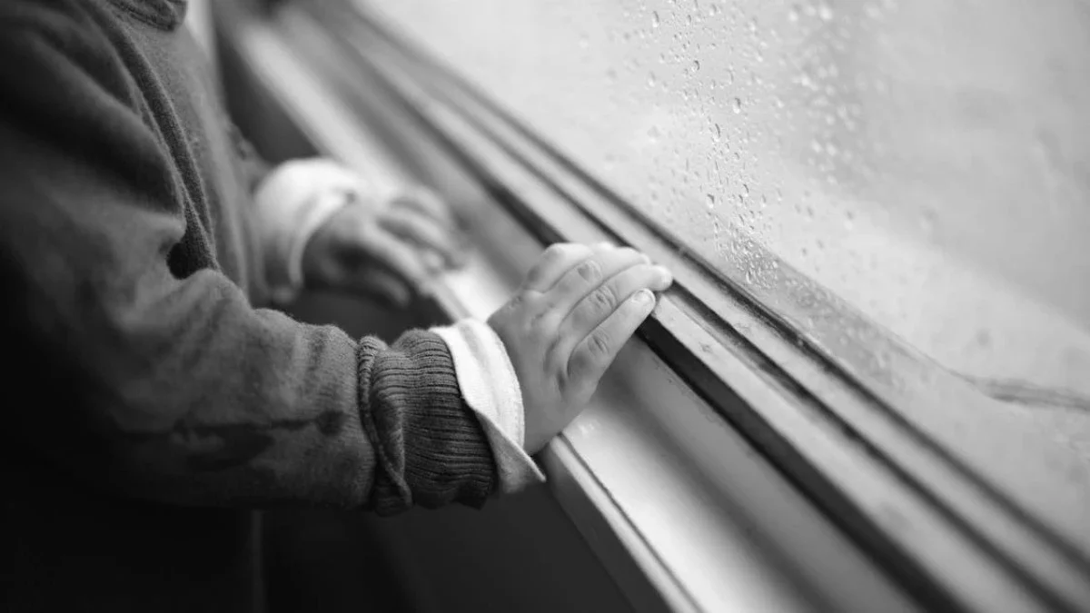 Төрт жастағы бала терезеден құлап қаза тапты