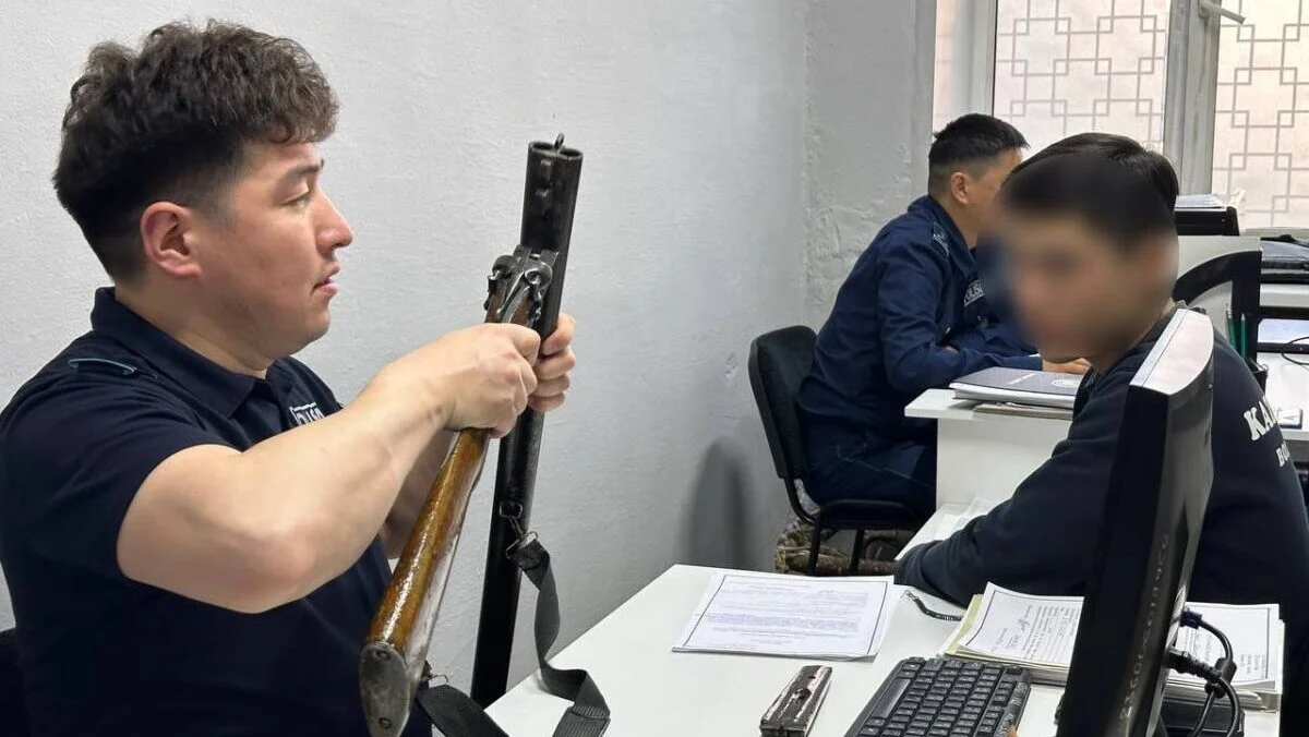 Абай облысында азаматтар полицияға 37 қару тапсырды