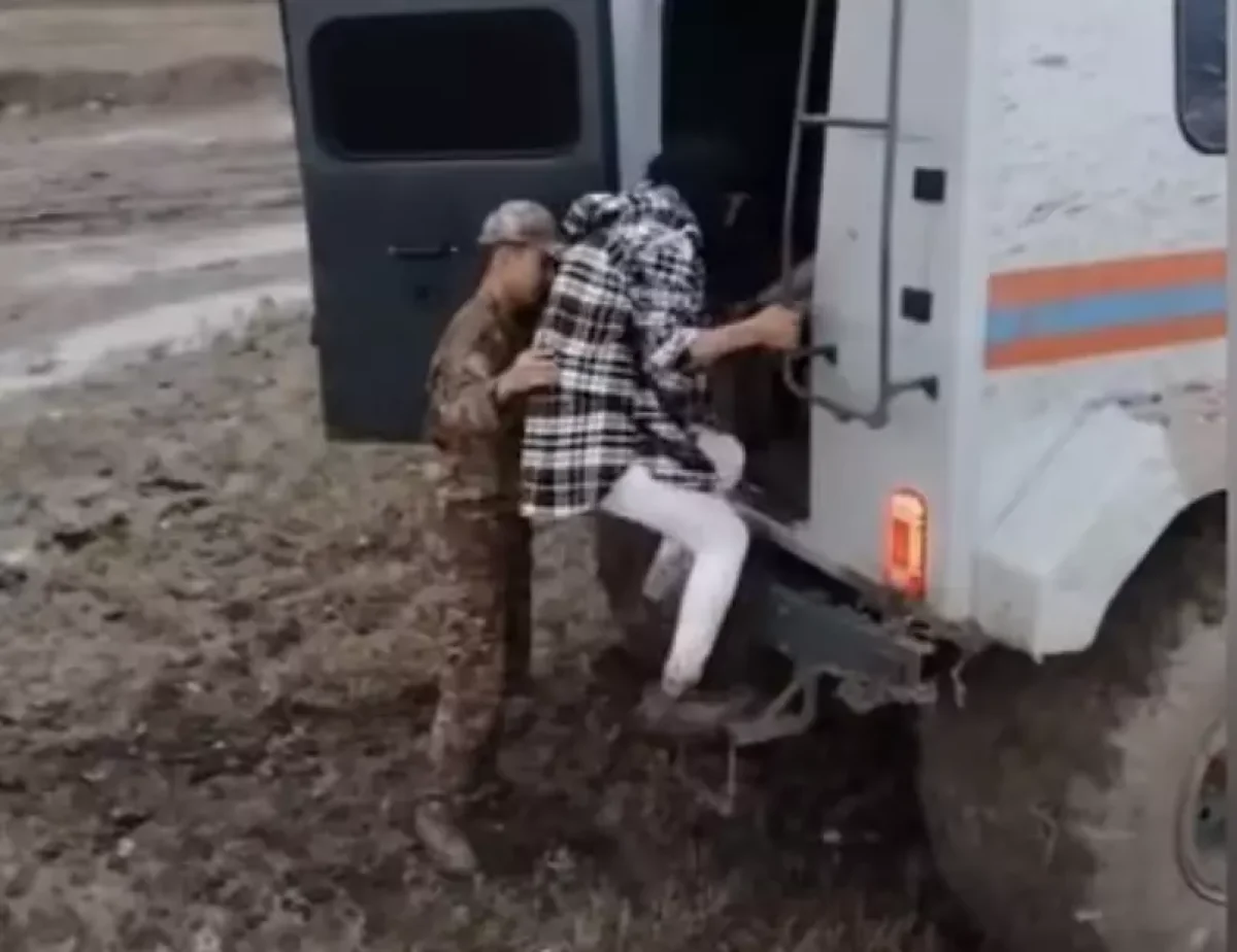 57 адам балшыққа батып қалған