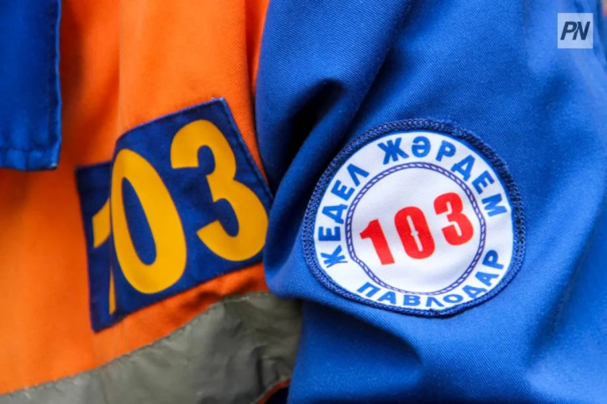 Мужчина с ножом напал на бригаду скорой помощи в Павлодаре